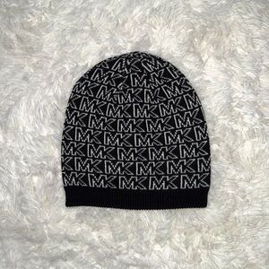Michael Kors Beanie in Black & White